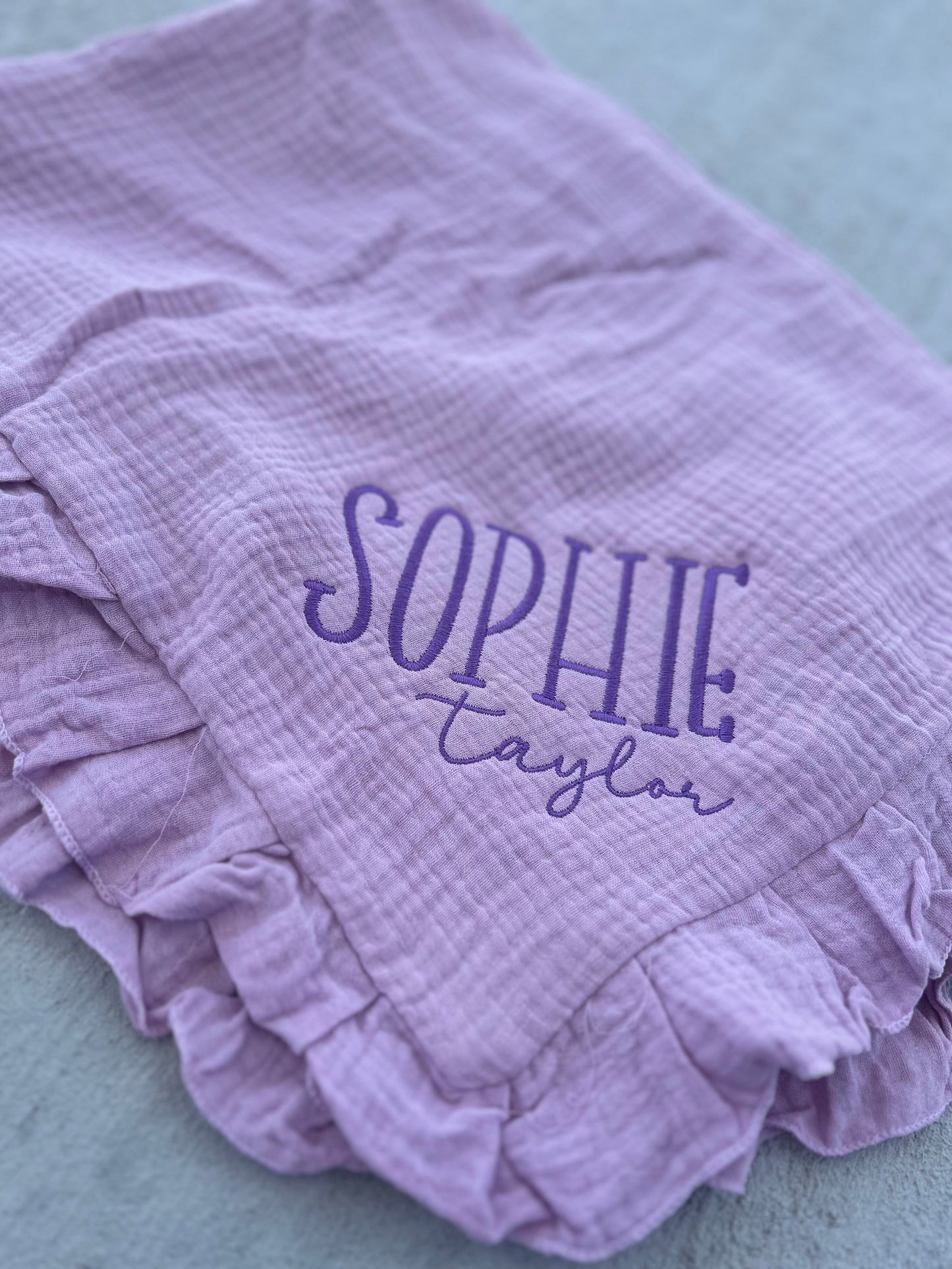 Ruffle baby Blanket - Late June Ship
