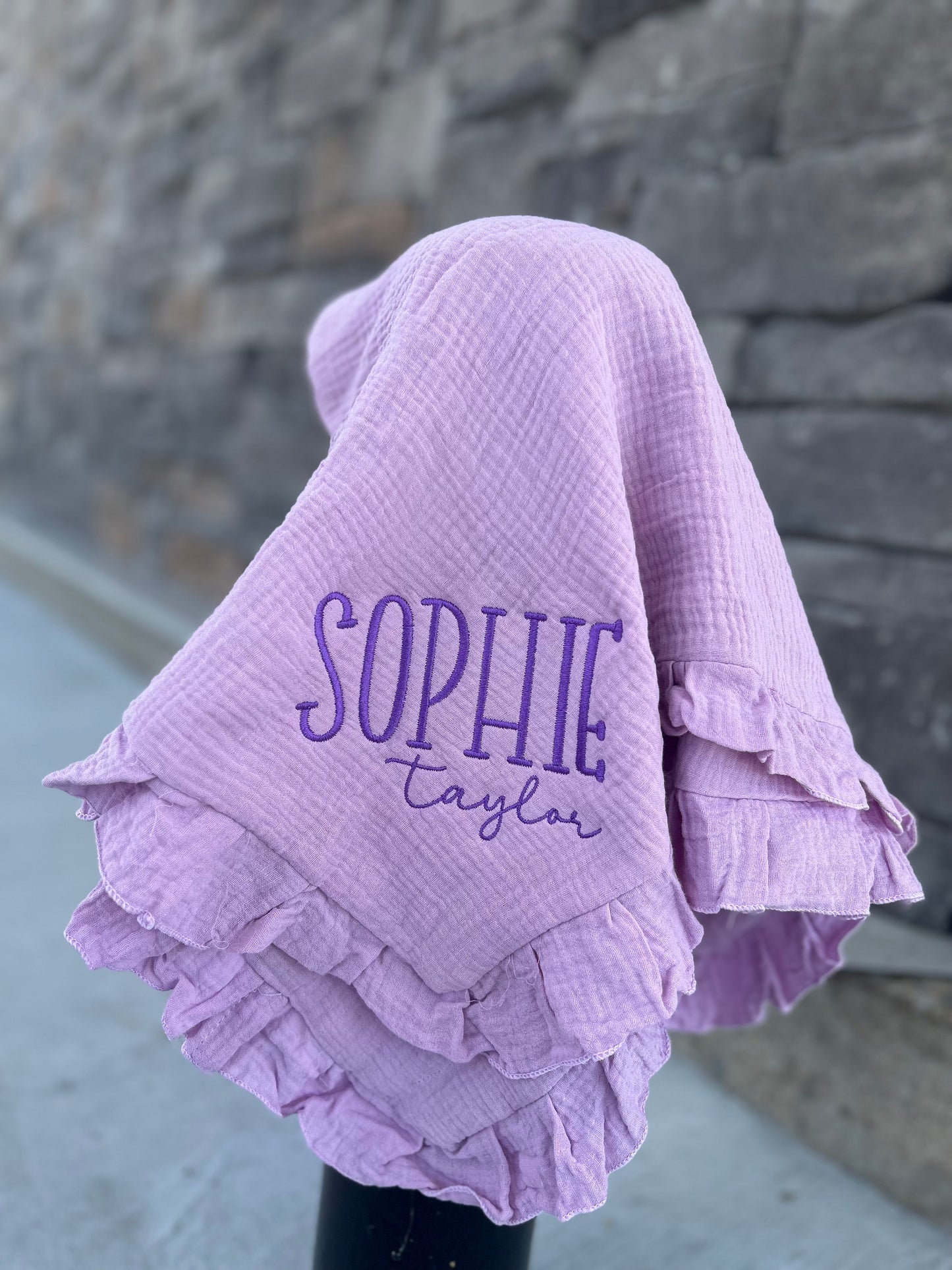 Ruffle baby Blanket - Late June Ship